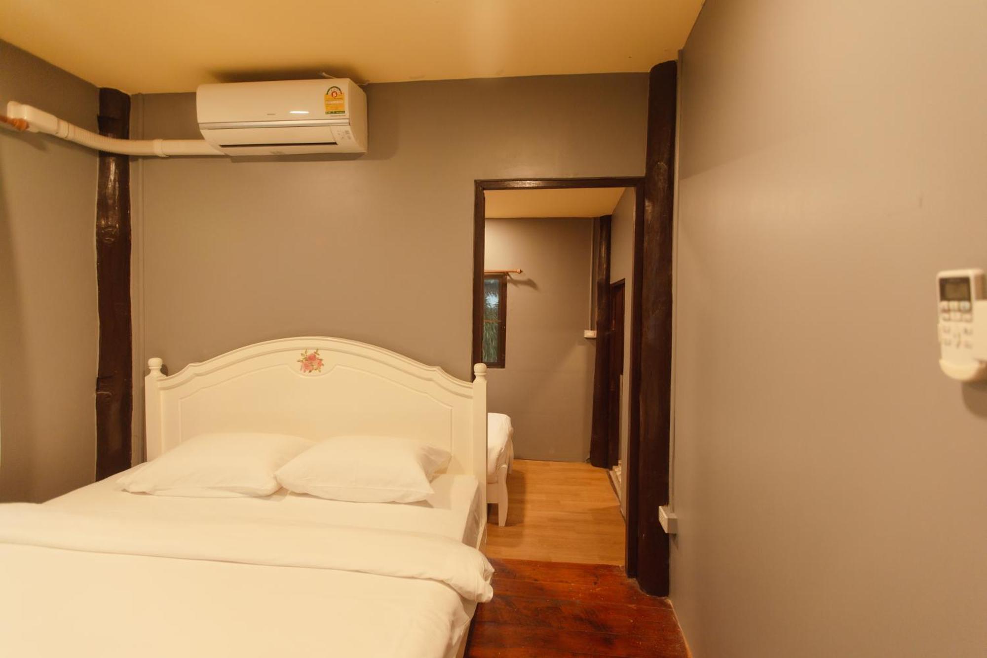 Agga Cnx Hostel Chiang Mai Ngoại thất bức ảnh