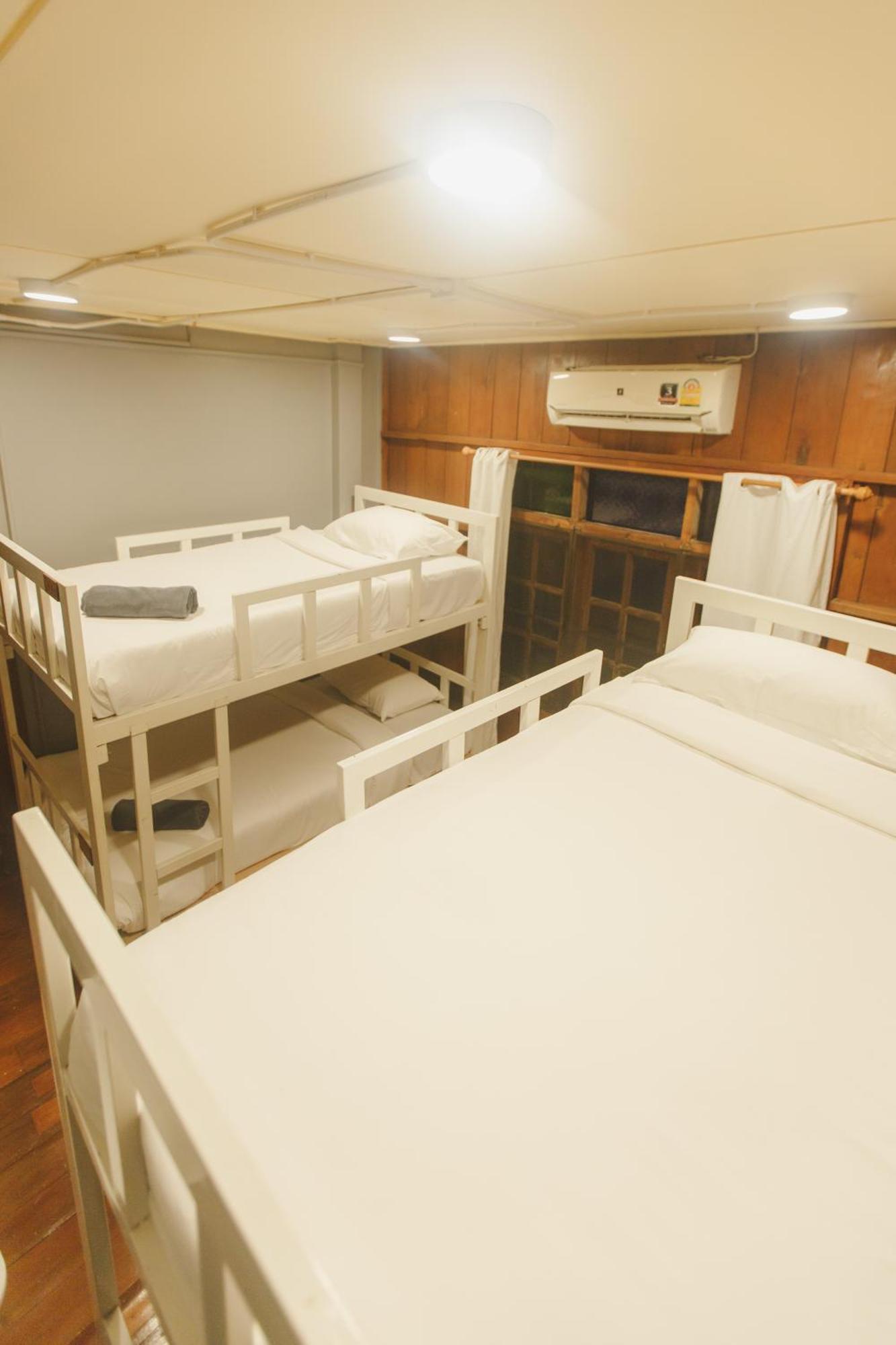 Agga Cnx Hostel Chiang Mai Ngoại thất bức ảnh