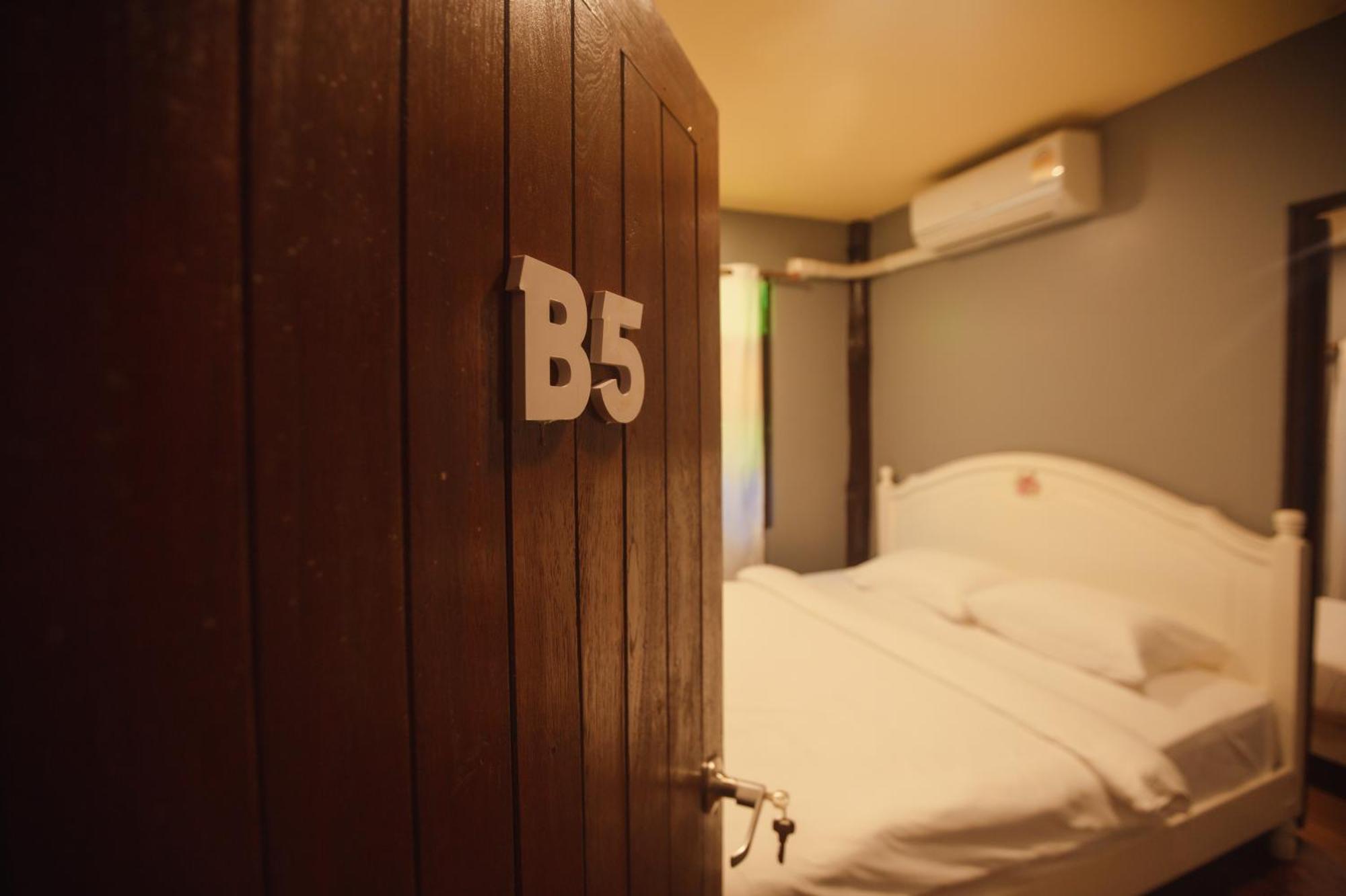 Agga Cnx Hostel Chiang Mai Ngoại thất bức ảnh